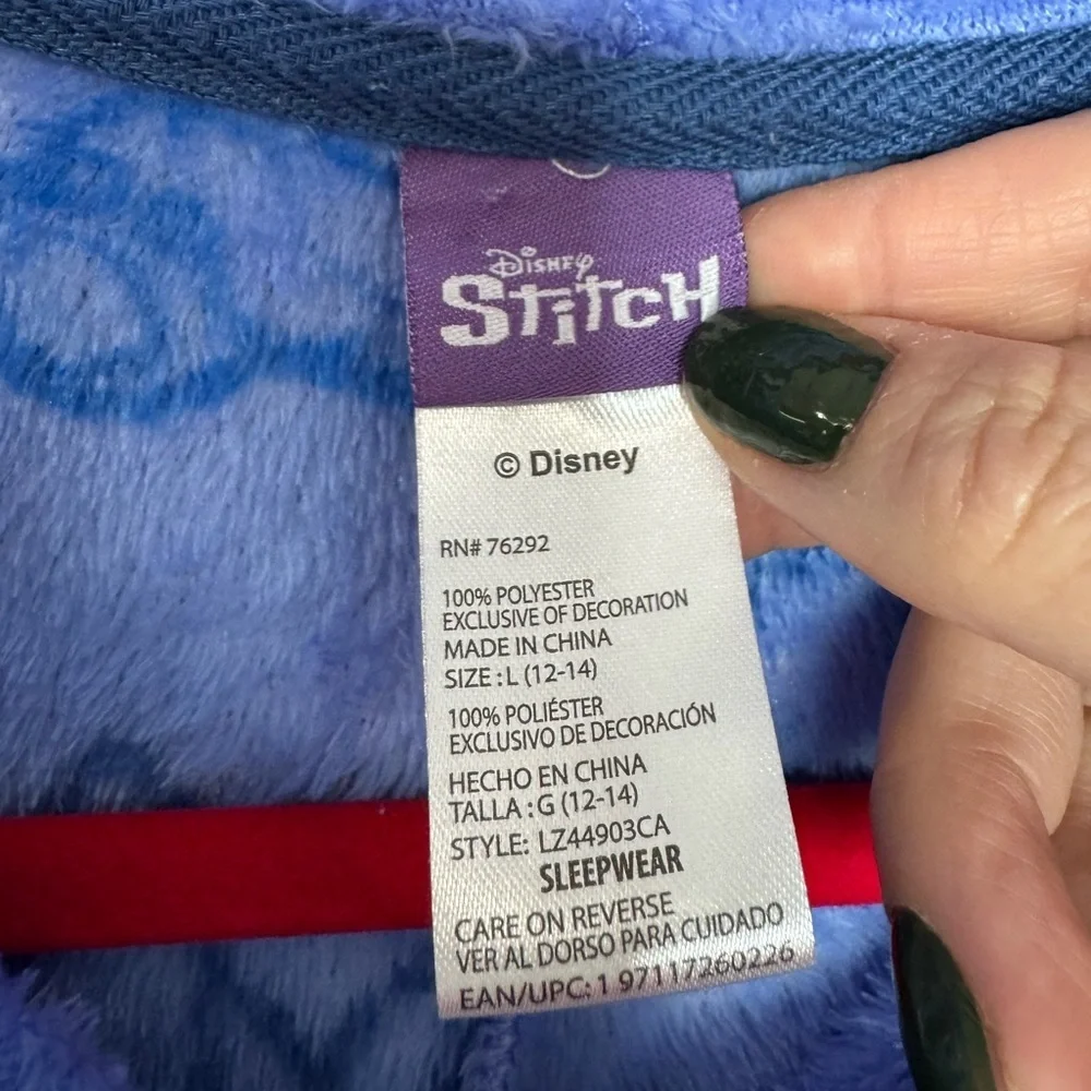 Disney 👉 this